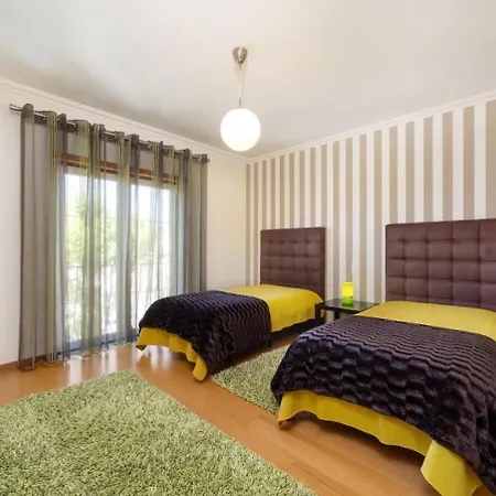Amazing Villa With Capacity For 8 People Tatil Evi Nazaré