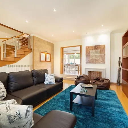 Amazing Villa With Capacity For 8 People Nazaré