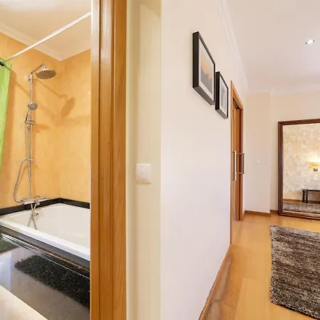 Hébergement de vacances Amazing Villa With Capacity For 8 People Nazaré