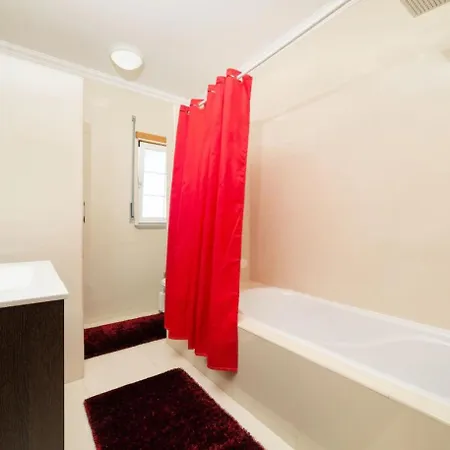 Hébergement de vacances Amazing Villa With Capacity For 8 People *
